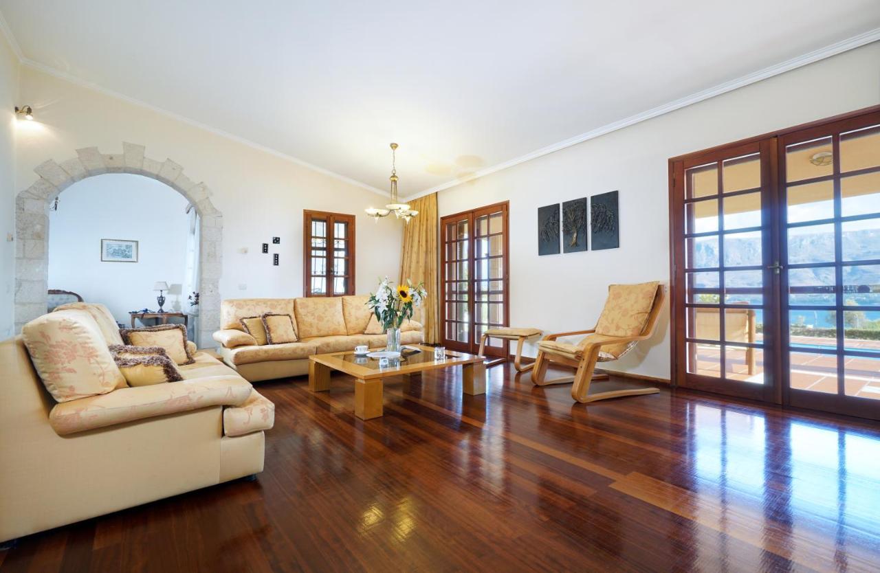 Villa Thealassa Kounoupidhianá Buitenkant foto